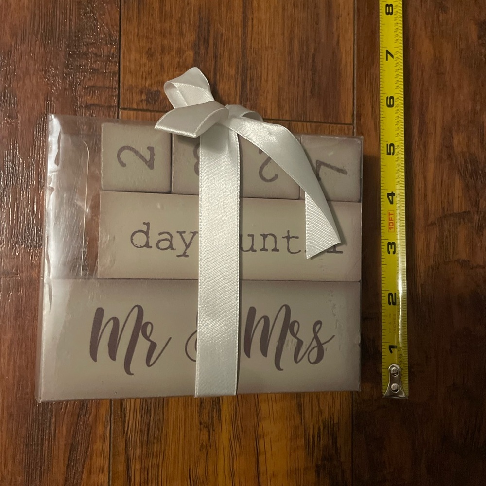 Elegant Countdown Blocks for Weddings - Picture 4 of 4